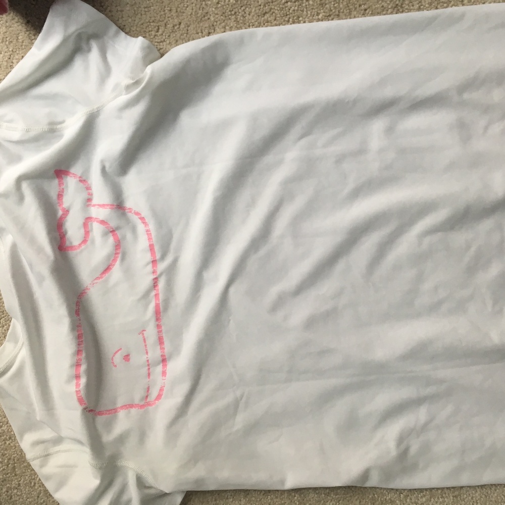 athletic vineyard vines shirt